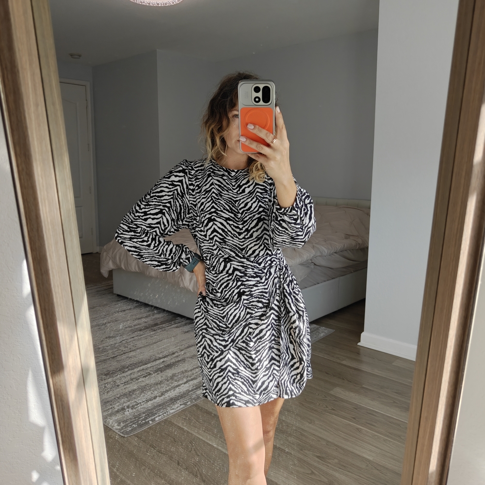 Zara Black and White Patterned Long Sleeve Dress casul wear size L